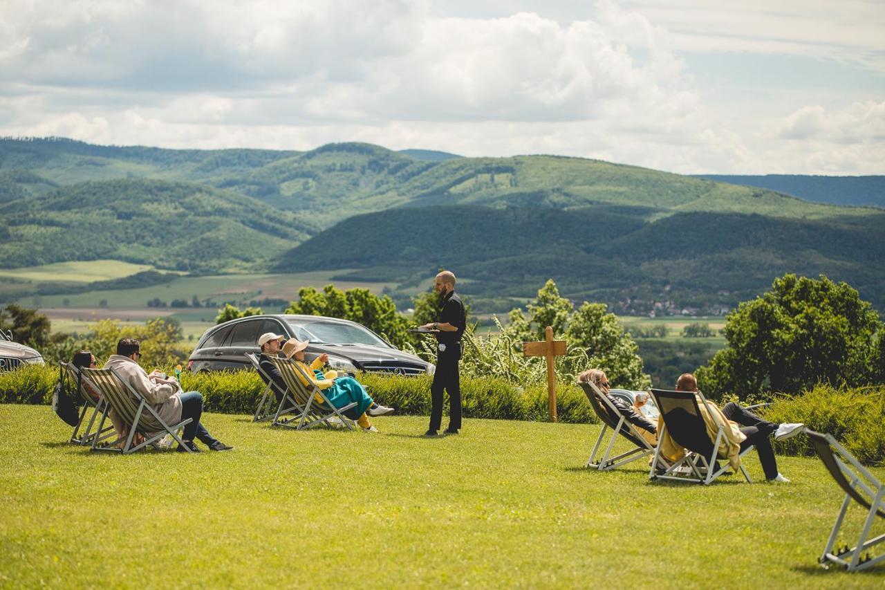 Natura Hill Zebegeny - Butik Szobak Es Etterem Eksteriør billede